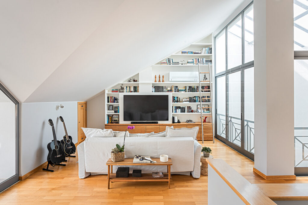 Photograph of the project Transformation of Spaces for Brazilians Living in Lisbon 14 developed by CW Arquitetura in Portugal.